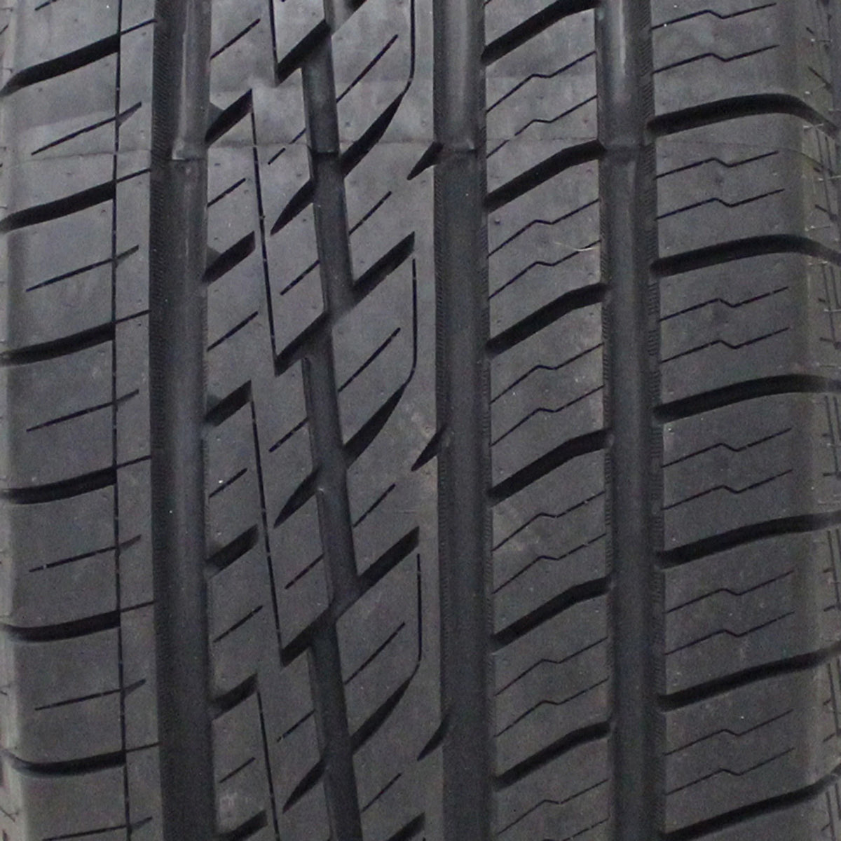 All Season 235/55R19 105V XL Light Truck Tire G6688