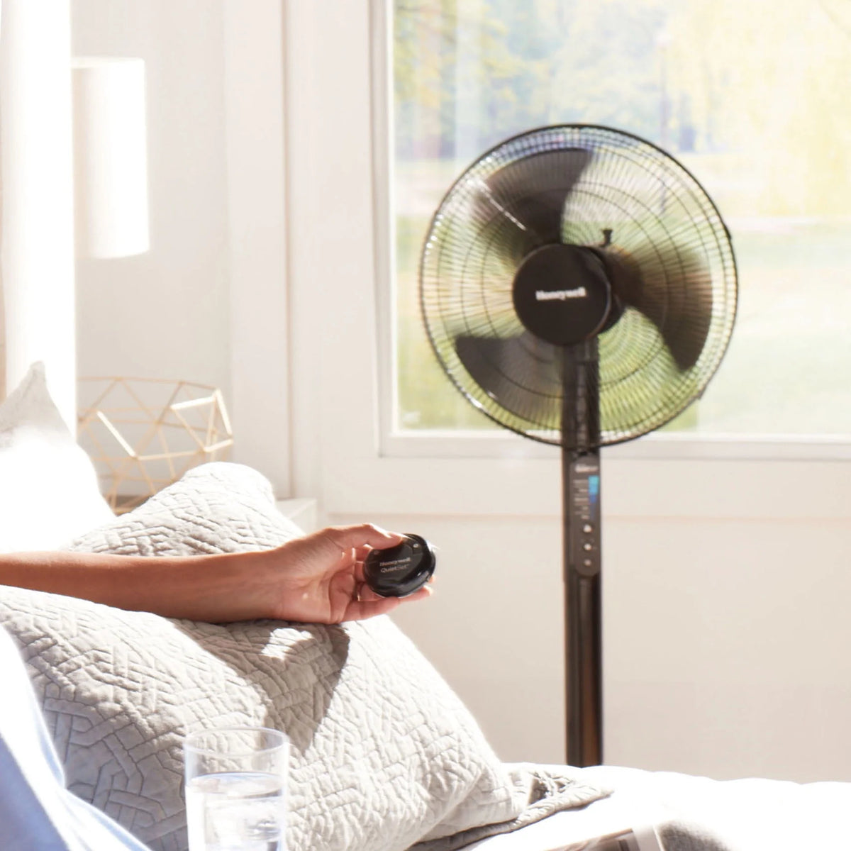 16” Electric Stand Fan X193785